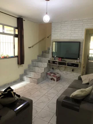 Imagem Sobrado Vila Alpina - 250 m² - 4 Dormitórios - 1 Suíte - Quintal com churrasqueira - 2 Vagas - Portão eletrônico.