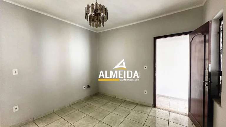 Imagem Casa com 3 dormitórios à venda, 100 m² por R$ 250.000,00 - Estádio - Rio Claro/SP
