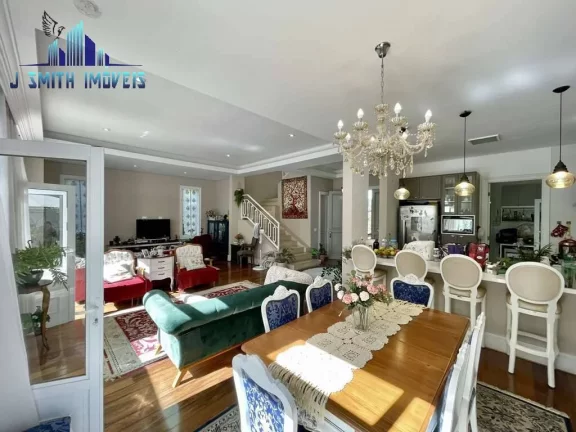 Imagem CASA NÉOCLÁSSICO, AMPLA EM TODOS AMBIENTES, PISCINA, 4 VAGAS, 4 SUÍTES.