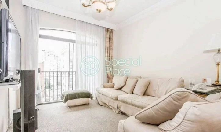 Imagem Belíssimo apartamento com 350m² de área privativa, 5 dormitórios ( 2 suítes ) e 4 vagas na gara...