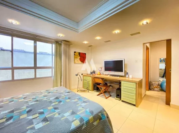 Imagem Casa com 3 quartos e 3 banheiros à Venda, 165 m² - Embaré/Santos