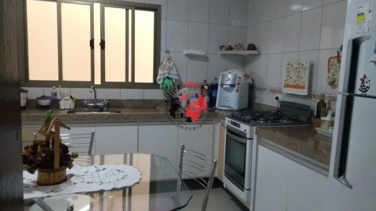 Imagem Sobrado com 3 suítes e 2 vagas, sala comercial e edícula à venda no bairro Jordanópolis, São Bernardo do Campo - Estuda permuta