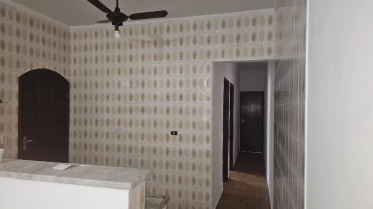 Imagem ? Viva o seu sonho à beira-mar! Imagine morar em uma casa onde o conforto, a praticidade e a localização se unem para oferecer qualidade de vida todos os dias. Essa é a proposta desta belíssima casa geminada, localizada a poucos passos da praia do Maracan