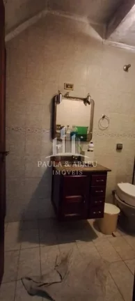 Imagem Sobrado com 300m², Escritura, Ótimo salão comercial(7 X 11mts), 2 Casas (4 Cômodos cada), Excelente Localização no Jardim Zaíra, Mauá-SP