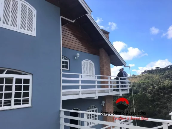 Imagem Casa a Venda Com 05 Quartos, Região de Descansópolis em Condomínio Fechado.