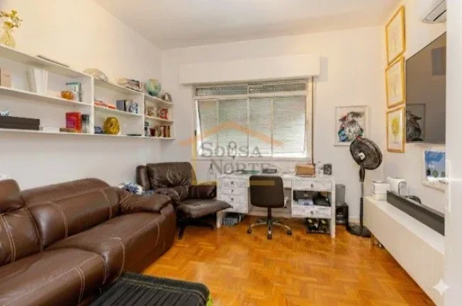 Imagem Apartamento amplo e reformado, com 174 m² de área útil, pé-direito alto, excelente iluminação ...