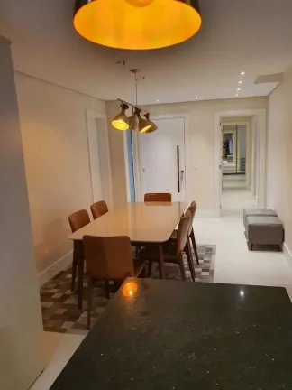 Imagem Apartamento mobiliado com 3 suítes e 2 vagas no Centro de Balneario Camboriu- SC