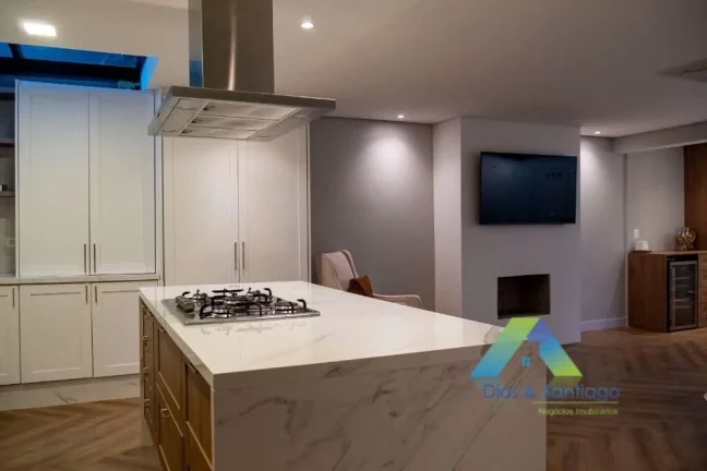 Imagem SANTO ANDRÉ Bairro Jardim Sobrado Tríplex Mobiliado 169M², condomínio fechado, 3 vagas, ótima localização e valor !!!