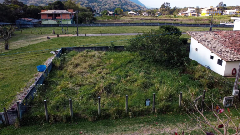 Imagem Terreno 340m² plano em Areias do Macacu, Garopaba. Vista montanhas. Escritura.