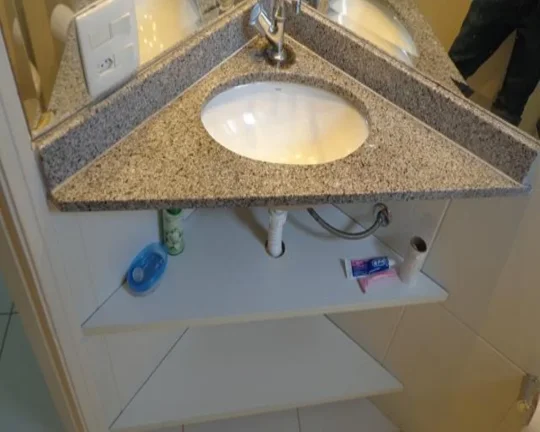 Imagem Apartamento lado praia com lazer, Tombo, Guarujá.
