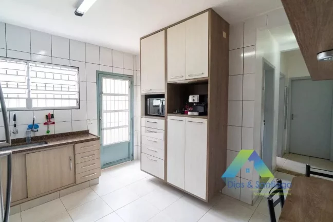 Imagem CASA TÉRREA COM 3 DORMITÓRIOS E 4 VAGAS EM VILA SANTA CATARINA/SP!