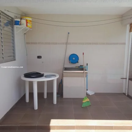 Imagem Casa para Venda em Iracemápolis, Centro, 3 dormitórios, 2 banheiros, 3 vagas