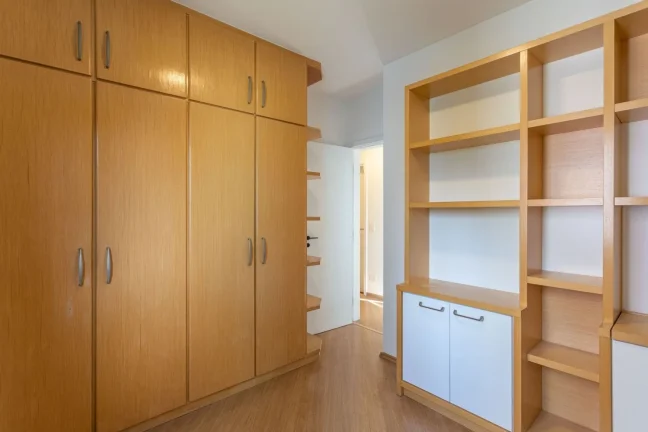 Imagem Apartamento 152M² Reformado, 4Q, 2 Suítes, 3 Banheiros, 3 Vagas, Piscina, Churrasqueira, Salão de Festas, Playground, Salão de Jogos, Espaço Gourmet.