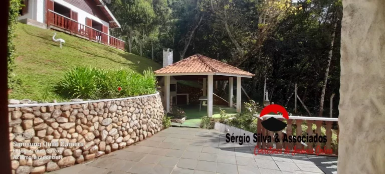 Imagem Casa a Venda na Região da Vila Natal Campos do Jordão - SP.