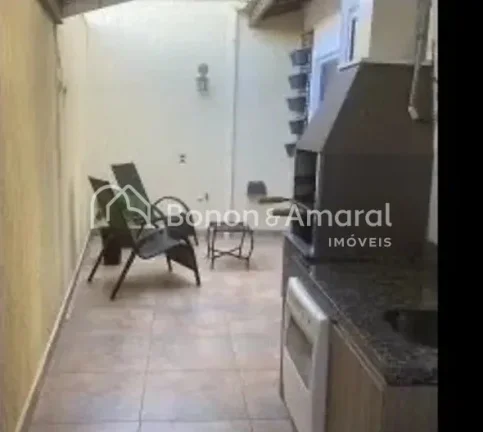 Imagem Venha conhecer seu novo lar! Uma casa cheia de charme e conforto, localizada em um dos melhores pont...