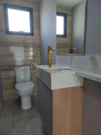 Imagem Lindo sobrado com 4 suítes (uma térrea acessível e uma master com closet e sacada), total de 6 ba...