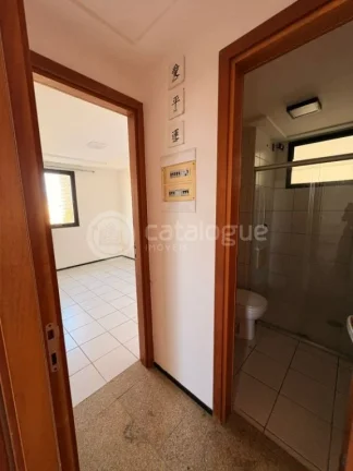 Imagem Venda de um apartamento de 3 quartos sendo 1 suíte no Ed. Mirante da Praia
