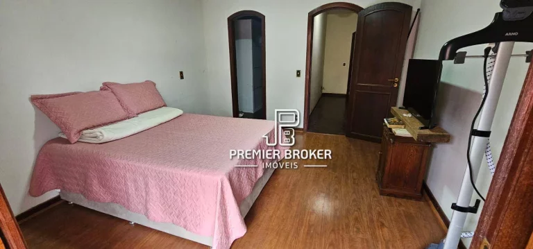 Imagem Casa com 5 dormitórios à venda, 100 m² por R$ 850.000,00 - Alto - Teresópolis/RJ