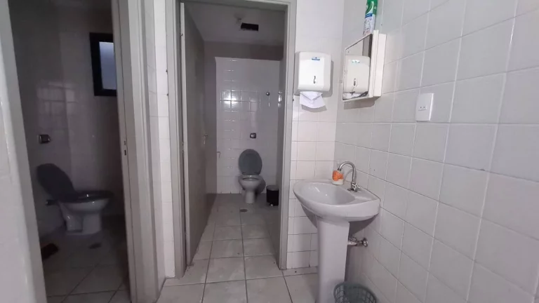Imagem Oportunidade ## Sala comercial ao lado da bolsa do café ,venda e locação!!