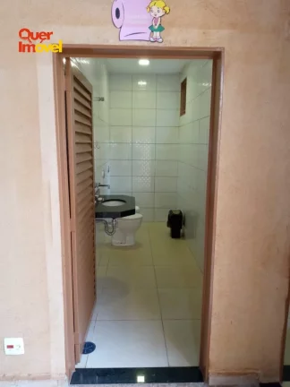 Imagem Imóvel com área de lazer à venda em cidade e bairro: 1 quarto, 1 sala, 3 banheiros, 4 vagas de garagem, 199,21 m² de área.