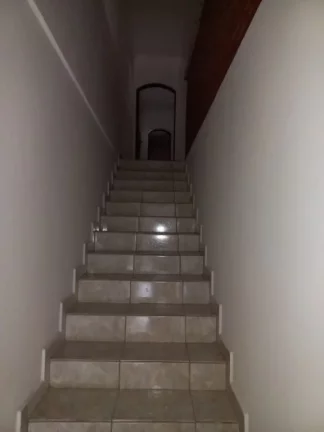 Imagem Casa com 3 dormitórios para alugar, 190 m² por R$ 2.486,00/mês - Vila Varela - Poá/SP
