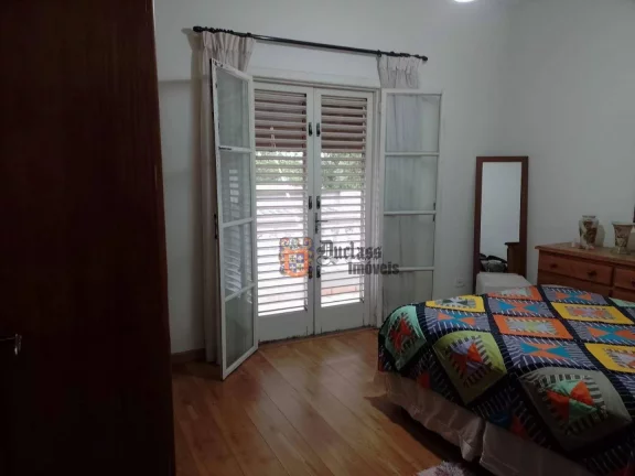 Imagem Sobrado com 4 dormitórios à venda, 962 m² por R$ 2.500.000,00 - Quiririm - Taubaté/SP