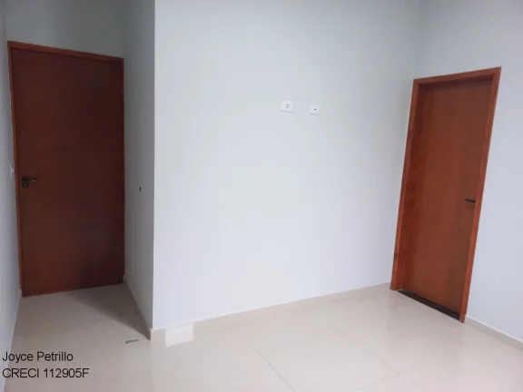 Imagem Casa com Piscina e Cascata a Venda em Peruíbe.