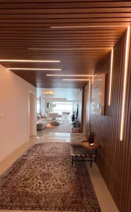 Imagem Apartamento mobiliado com 3 suítes e 3 vagas de garagem na Avenida Atlântica em Balneário Camboriú