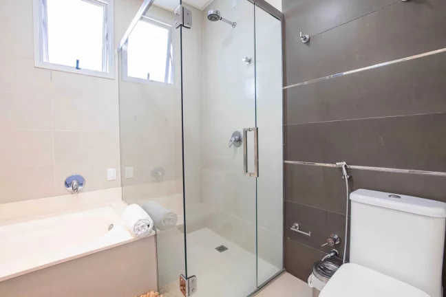 Imagem Apartamento diferenciado com 4 suítes e 5 vagas de garagem no Centro de Balneário Camboriú/SC
