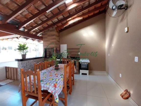 Casa com Edícula para venda, com 4 dormitórios, 4 banheiros,