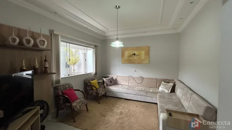 Imagem Casa de Alto Padrão à Venda no Jardim Califórnia – 3 Quartos, Suíte e Espaço Gourmet – Patos de Minas