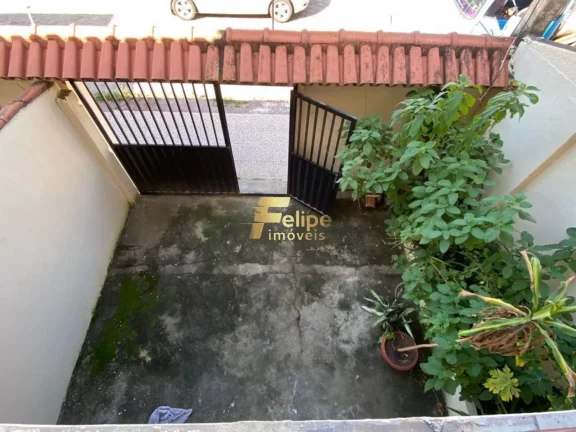 Imagem CASA DUPLEX EM RUA CALMA PRÓXIMO À PRAIA!