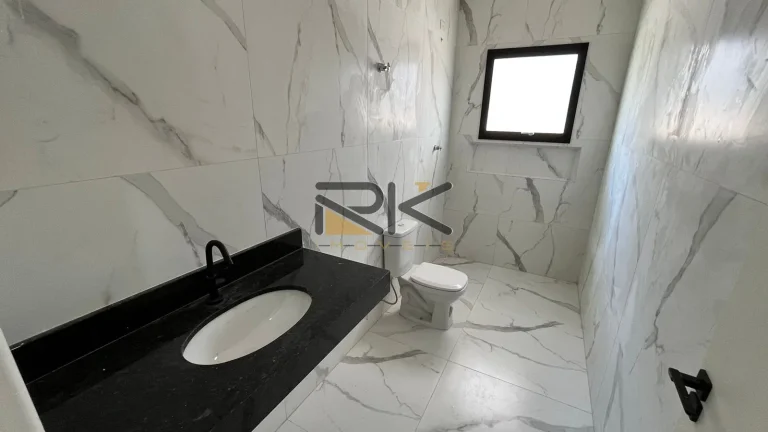 Imagem CASA EM CONDOMINIO FECHADO COM 4 DORMITÓRIOS SENDO 4 SUÍTES,2 VAGAS DE GARAGEM,VARANDA GOURMET COM CHURRASQUEIRA E PISCINA.