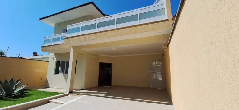 EXCELENTE IMOVEL, CASA COM 4 SUITES PISCINA E HIDROMASSAGEM, PERTO DA PRAIA