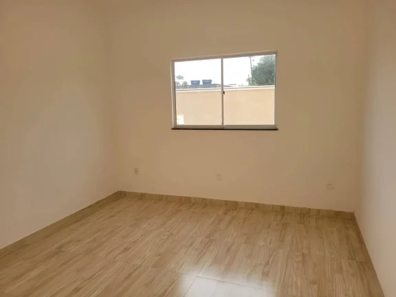 Imagem Casa com excelente quintal e área gourmet/ lazer com mini parquinho.