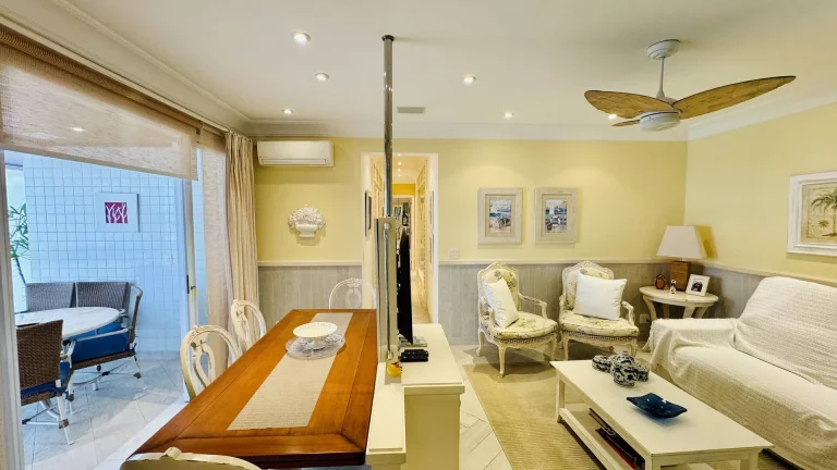 Imagem Apartamento com 3 dormitórios à venda, 110 m por R$ 3.250.000,00 - Riviera