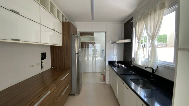 Imagem Casa 3 Quartos a venda na Granja Viana.