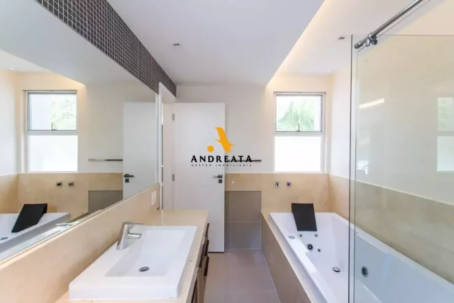 Imagem Barra da Tijuca - Condominio Novo Leblon - Vendo magnifica mansão de alto padrão! (IMÓVEL ENCONTRA-SE ALUGADO POR R$40.000,00).