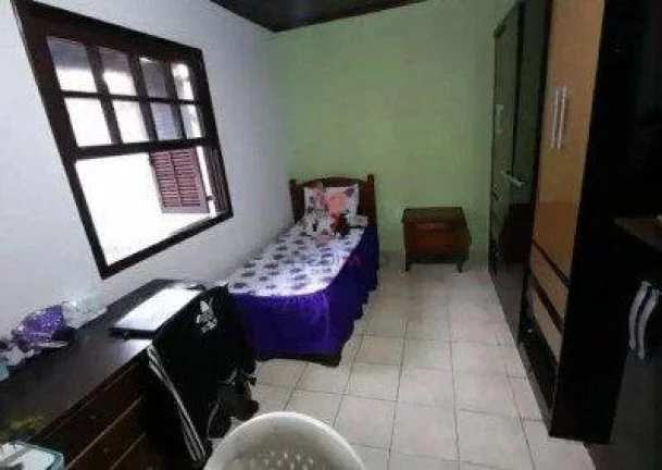Imagem Casa com 3 Quartos, área de serviço, quintal,, 3 vagas de garagem. Vila dos Comerciários