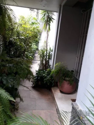 Imagem Casa à venda no Alto de Pinheiros São Paulo SP com 3 dormitórios, 1 suíte, 6 vagas de garagem