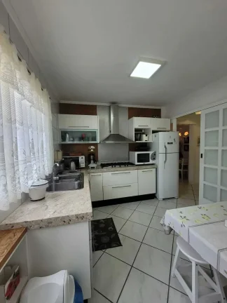 Imagem Apartamento quadra mar mobiliado com 2 dormitórios sendo 1 suíte e 1 vaga em Balneário Camboriú