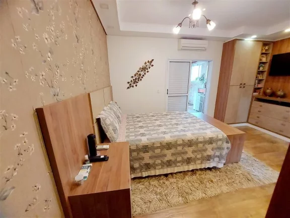 Imagem Casa à Venda em Guilhermina, Praia Grande - SP