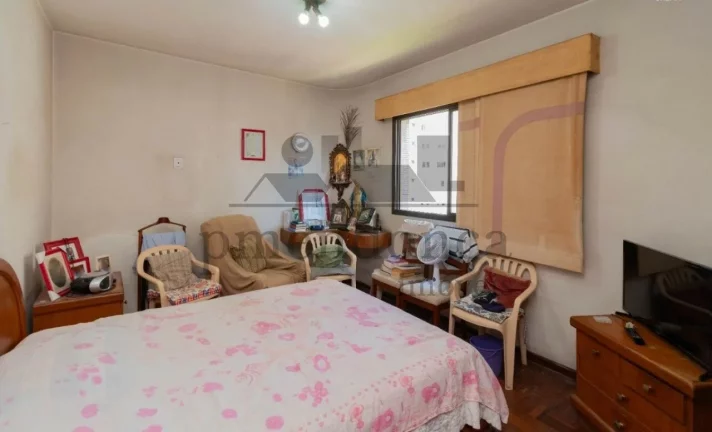Imagem Apartamento na Rua Monte Alegre com 220m² para ser reformado, 3 suítes e 2 vagas.