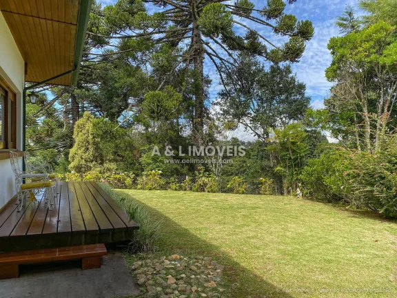 Imagem Casa à Venda em Campos do Jordão - 3 Dorm | 3.200 m² | Casa de Caseiro