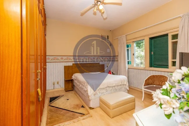 Imagem Casa à venda em Alto de Pinheiros, São Paulo-SP: 4 quartos, 2 suítes, 2 salas, 6 banheiros, 6 vagas, 198m². Venha Conferir!
