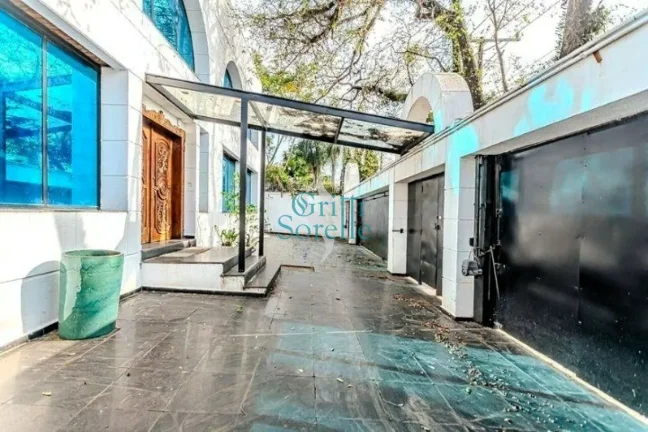 Imagem Sobrado Triplex para Alugar em Jardim Everest - São Paulo/SP.