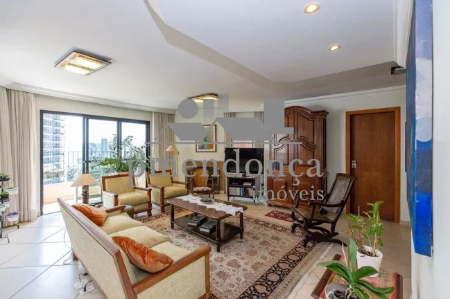 Imagem Excelente apartamento em Perdizes com elevador privativo, um por andar, 162m²