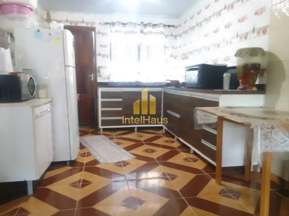 Imagem Em Itapoá, no Balneário Uirapuru, há uma casa com grande potencial para quem busca uma oportunida...