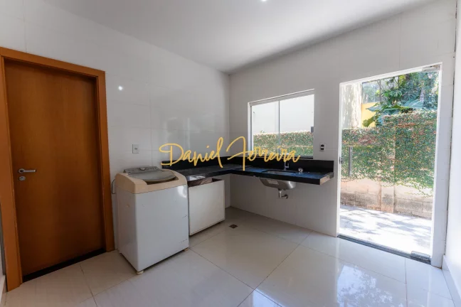 Imagem Casa com 3 suítes + escritório e 2 vagas