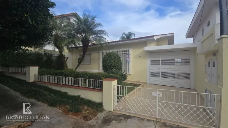Imagem Casa com 3 dormitorios sendo uma suite e duas vagas localizada proximo ao Metro Vila Sonia.